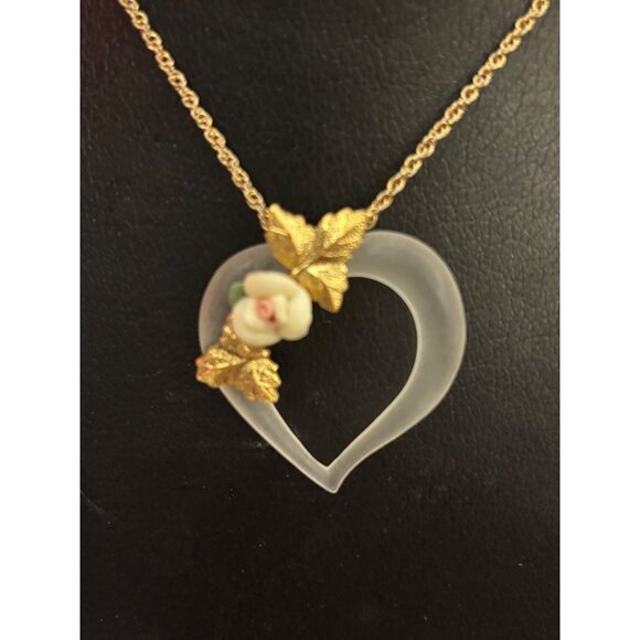 Vintage Frosted Lucite Heart Necklace With Porcelain Rose & Gold-Tone Leaves - Picture 13 of 15